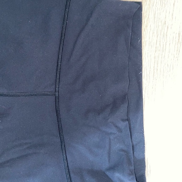 LULULEMON BLACK ALIGN LEGGINGS - Picture 5 of 5
